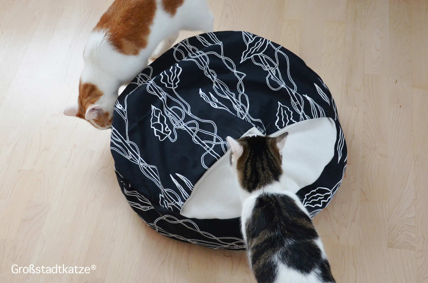 Katzen Lifehack Kissenbett mit Decke | DIY Katze Bettchen nähen